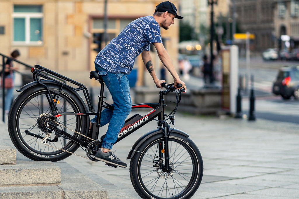 Jazda na rowerze elektrycznym latem: 5 niezbędnych wskazówek